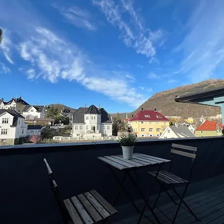 Newly Upgraded Apt: Two Balconies, Sun-drenched! Lägenhet Bergen