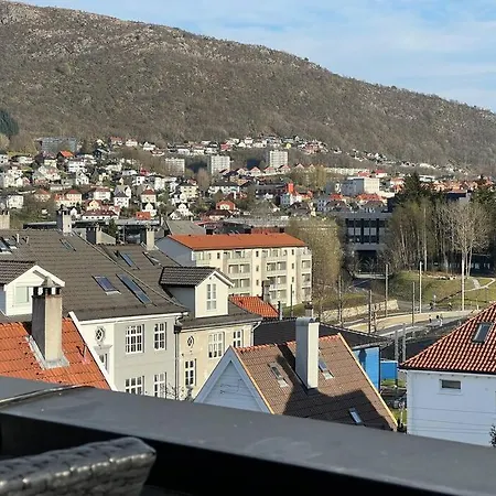 Apartamento Newly Upgraded Apt: Two Balconies, Sun-drenched! Bergen