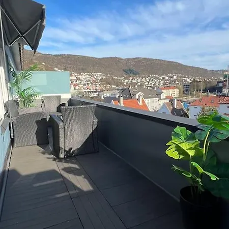 Apartamento Newly Upgraded Apt: Two Balconies, Sun-drenched! *